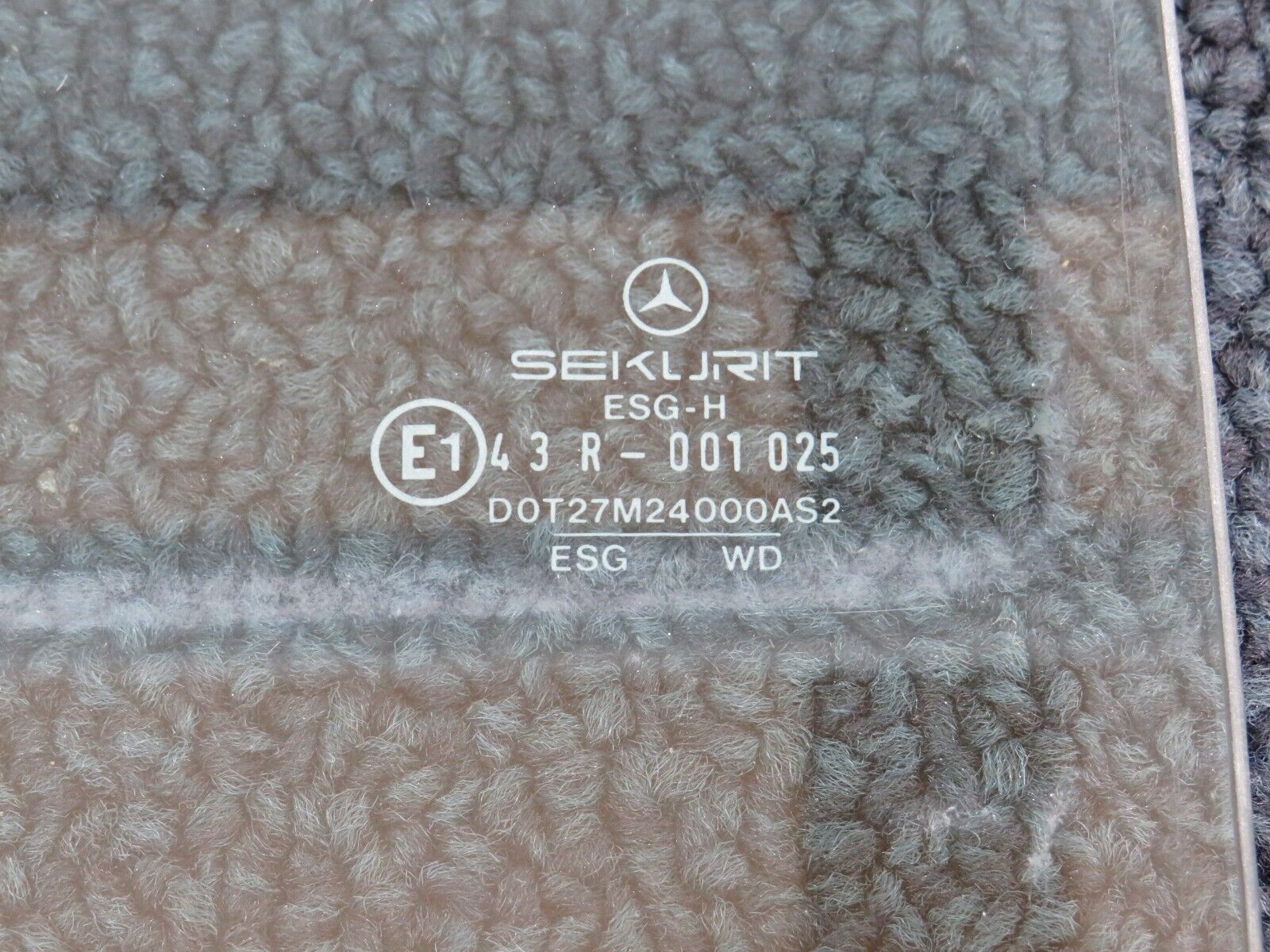 36040 Mercedes-Benz W126 420SE Rear Left Door Window Glass