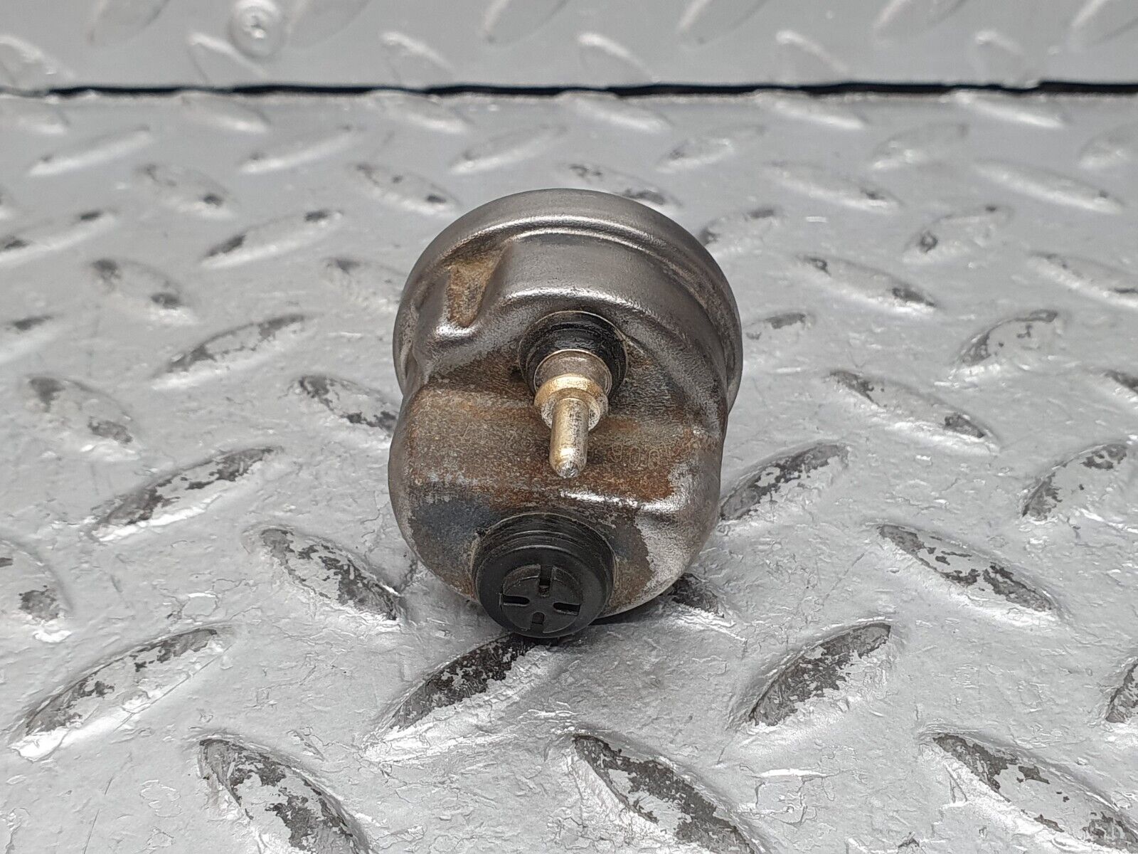 41267 Mercedes-Benz W126 300SE Oil Pressure Sensor