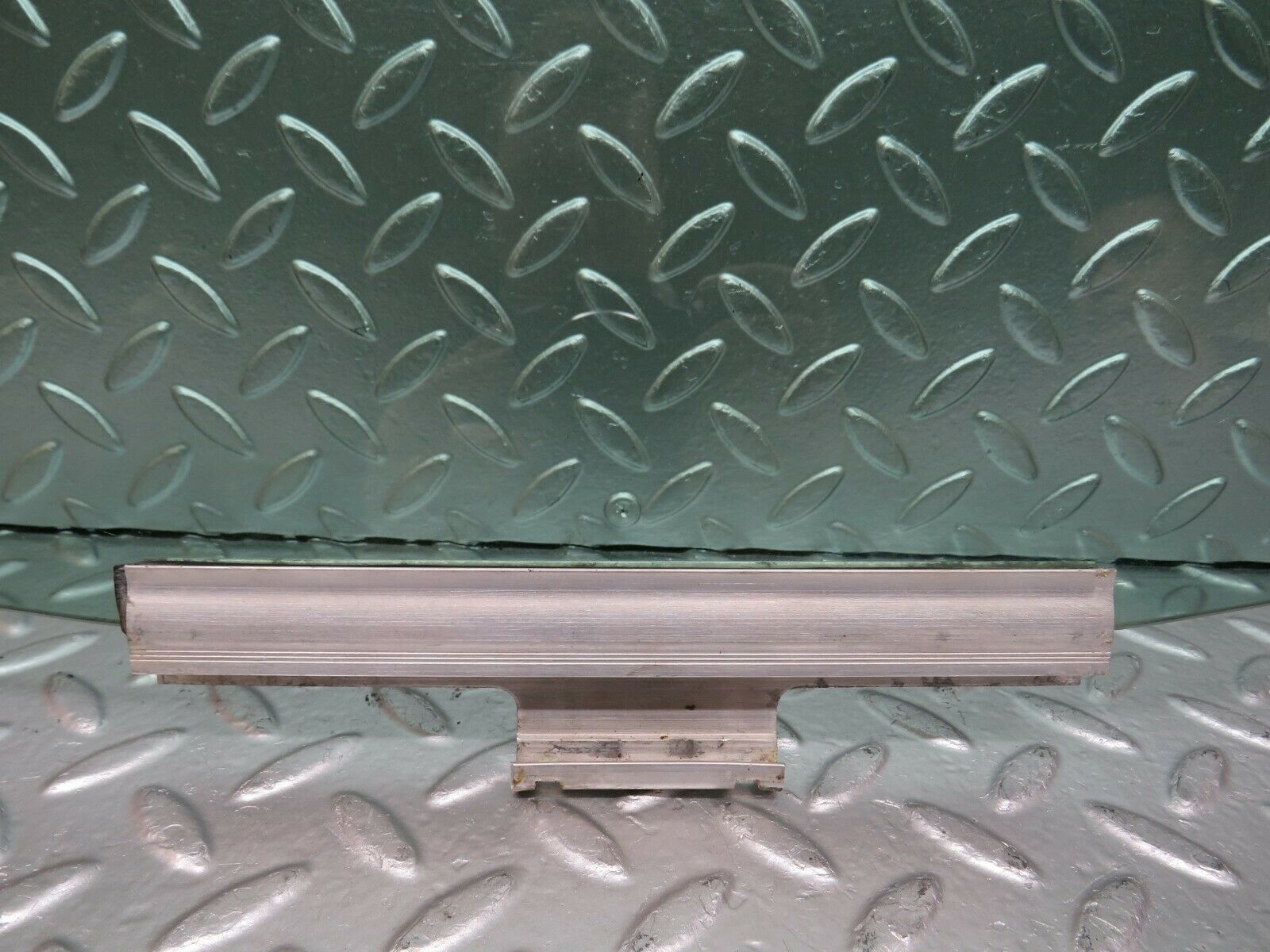 24437 Mercedes-Benz S124 220TE Wagon Rear Right Door Window Glass