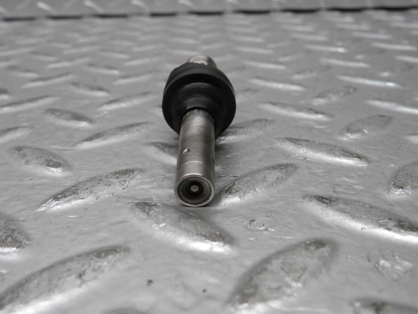 28660 Mercedes-Benz W123 230E Fuel Injector Bosch 0437502010