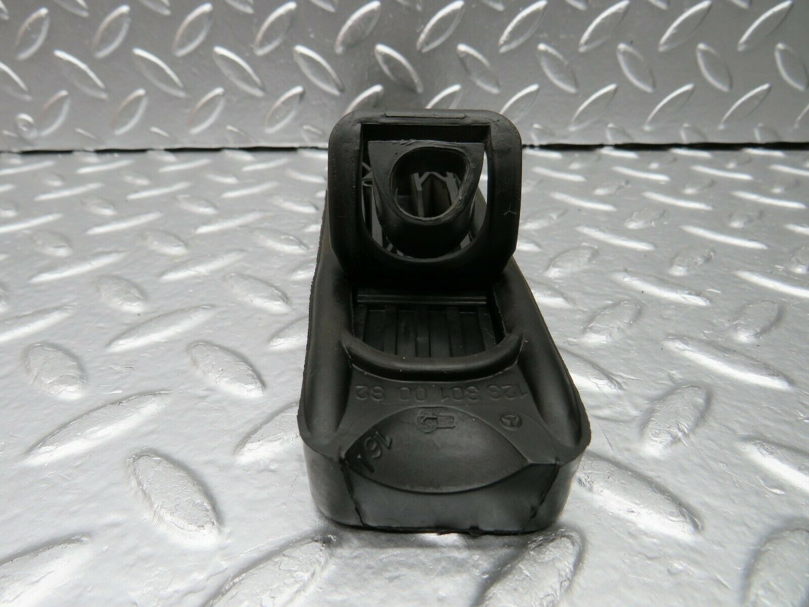 22368 Mercedes-Benz C124 E220 Coupe Accelerator Pedal With Rubber 1263000504