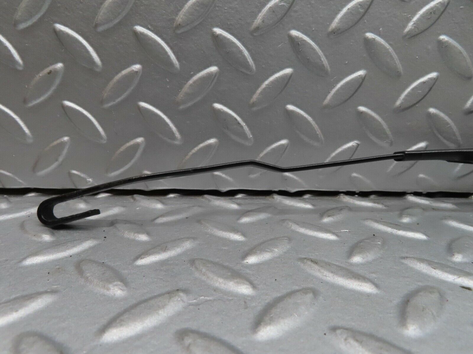 17053 Mercedes-Benz C123 280CE Coupe Wiper Arm Right Side