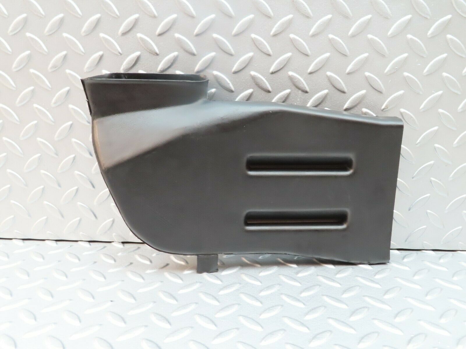 5363 Mercedes-Benz W124 230E Ventilation Air Duct Right 1248310446