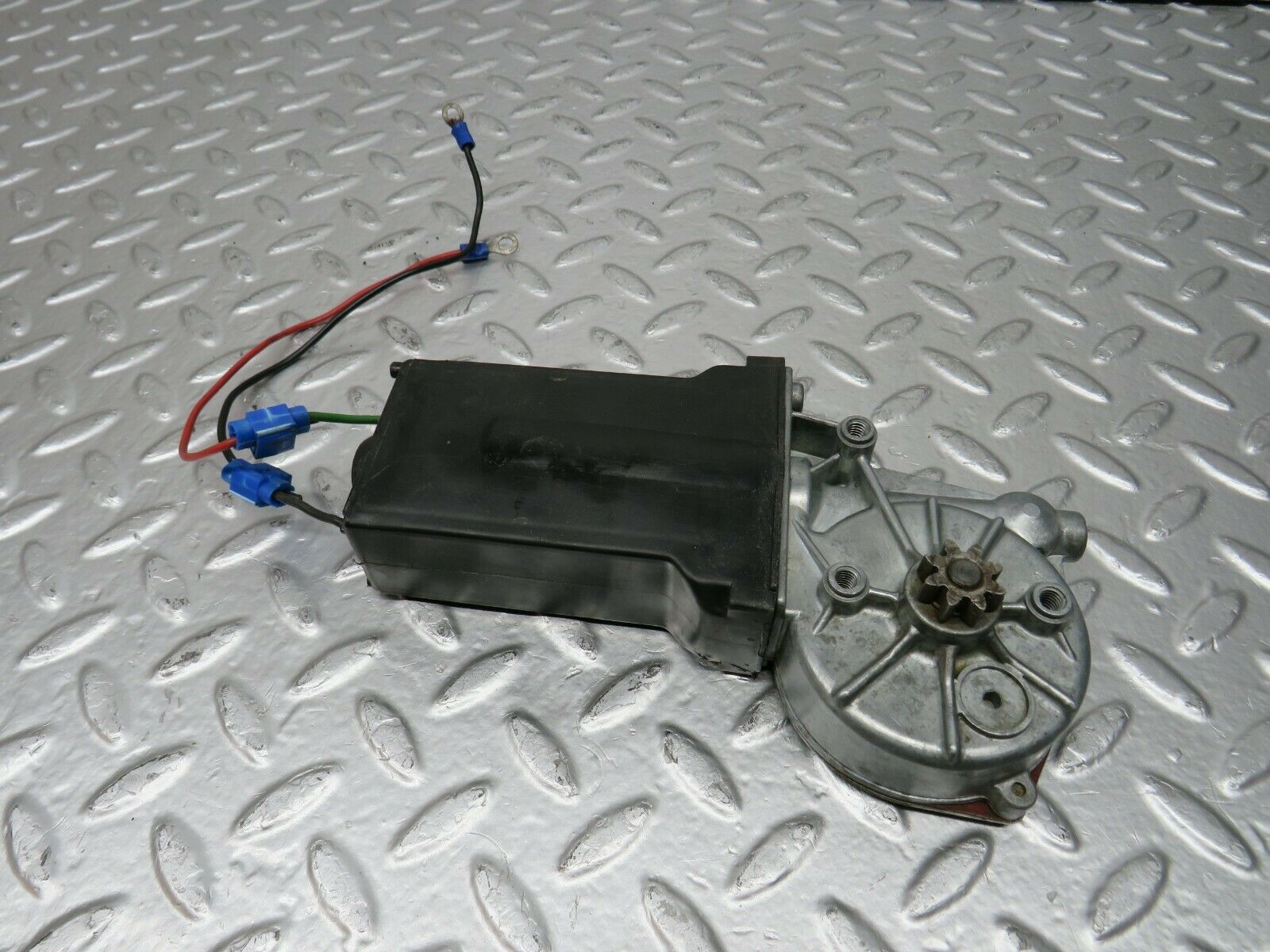 24558 Mercedes-Benz W108 Window Regulator Motor Front Right 0132001102