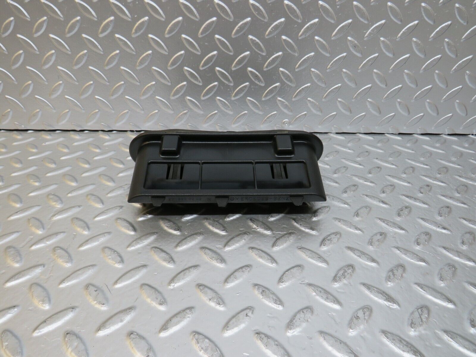 25244 Mercedes-Benz W201 190D Trunk Breather Ventilation Valve 2018300242