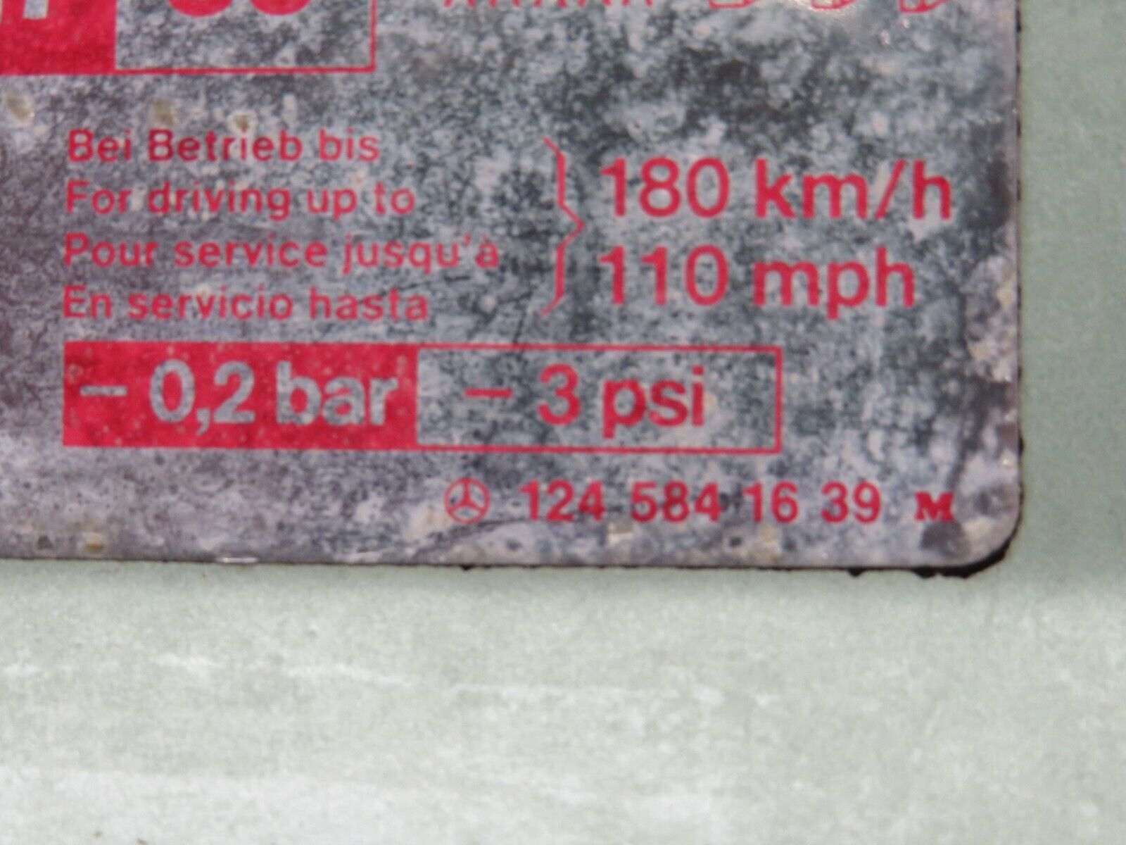 34031 Mercedes-Benz W124 260E Fuel Tank Flap Cap 1245841639