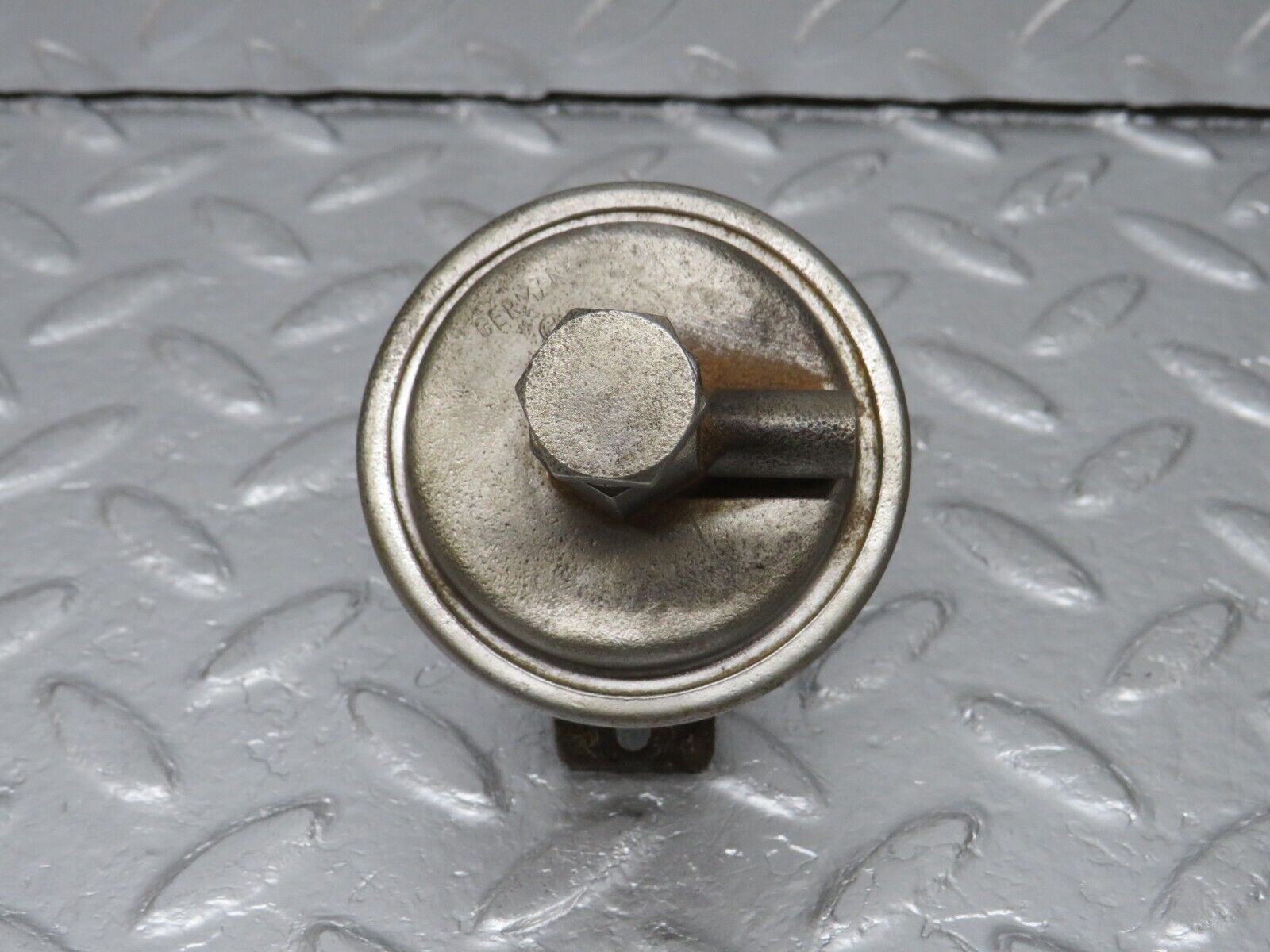 40305 Mercedes-Benz W110 230 Ignition Distributor Vacuum Control Valve