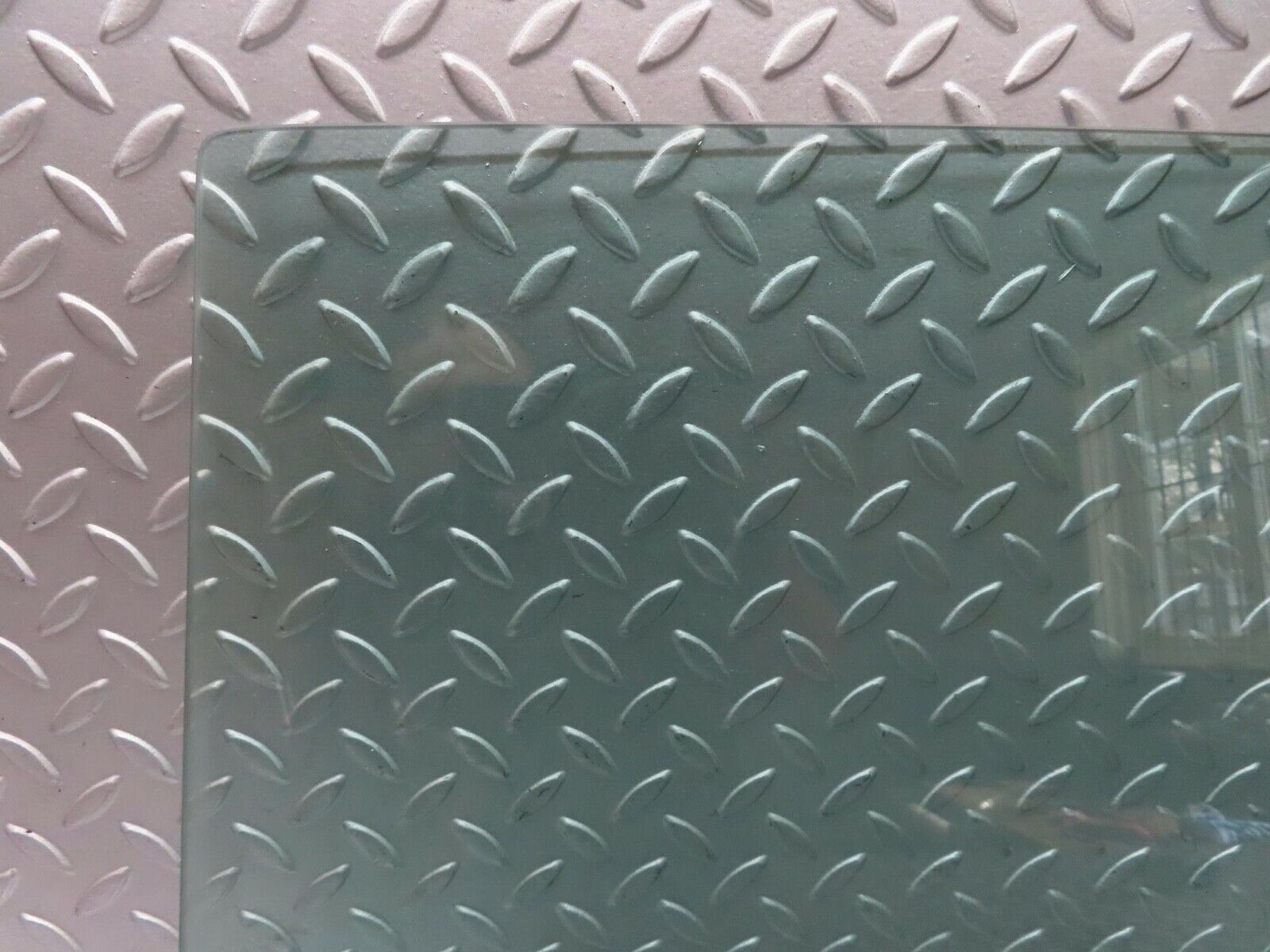 13081 Mercedes-Benz W111 220S Rear Right Door Window Glass