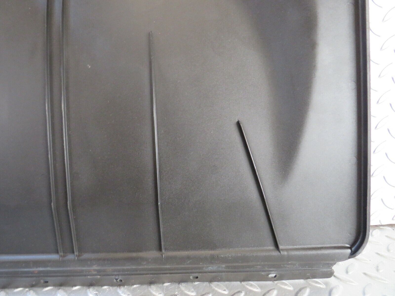 22850 Mercedes-Benz C107 450SLC Coupe Spare Wheel Cover 1076930033