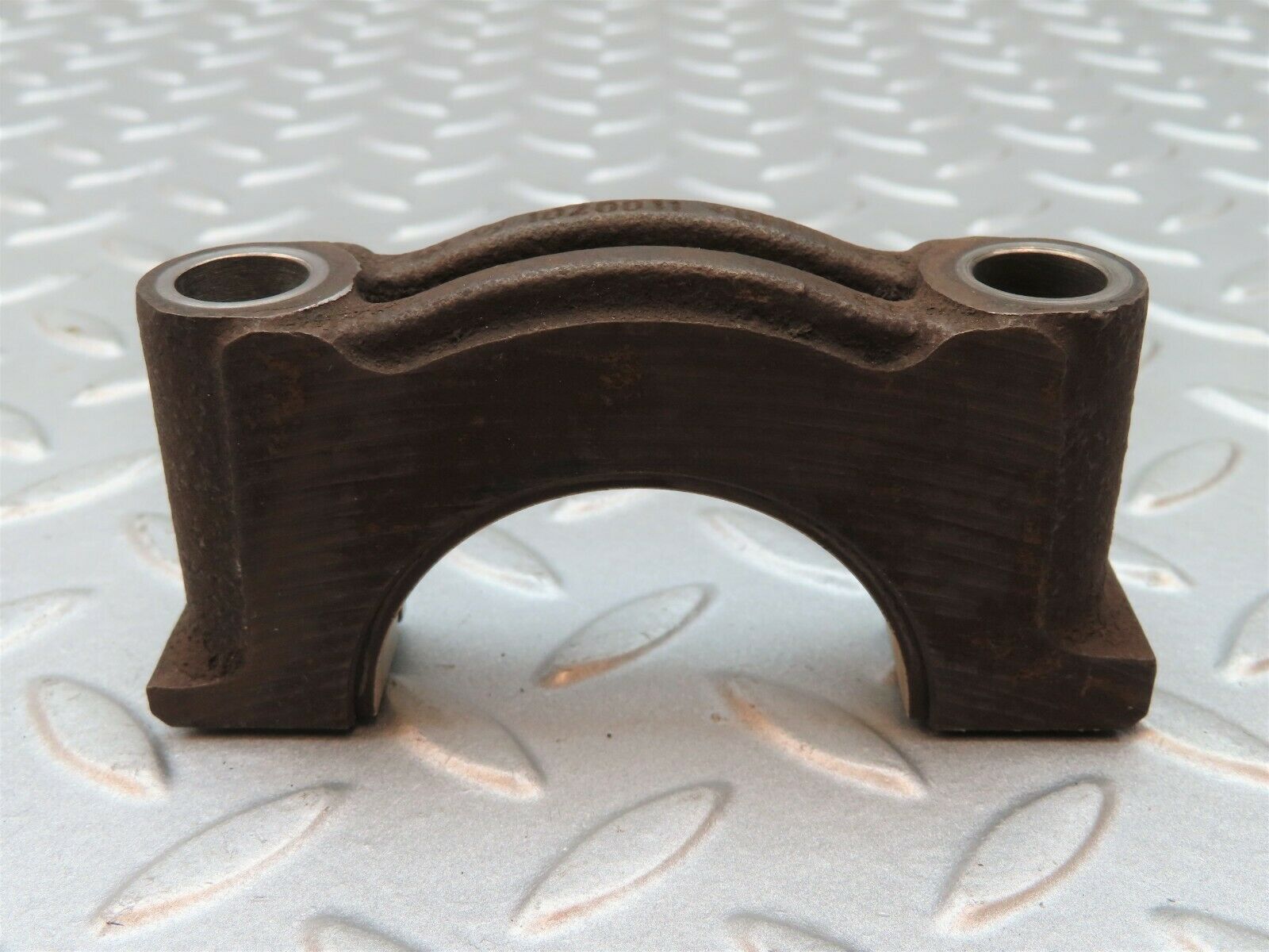 3956 Mercedes-Benz S123 200T Wagon Crankshaft Bearing Holder Block 1020011