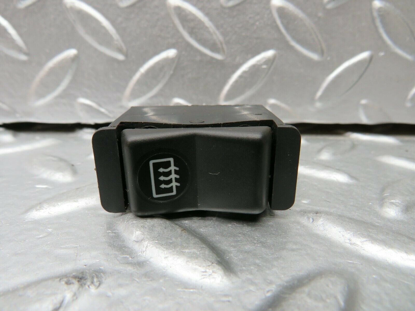 23157 Mercedes-Benz C123 230CE Coupe Rear Window Defroster Switch 0008206110