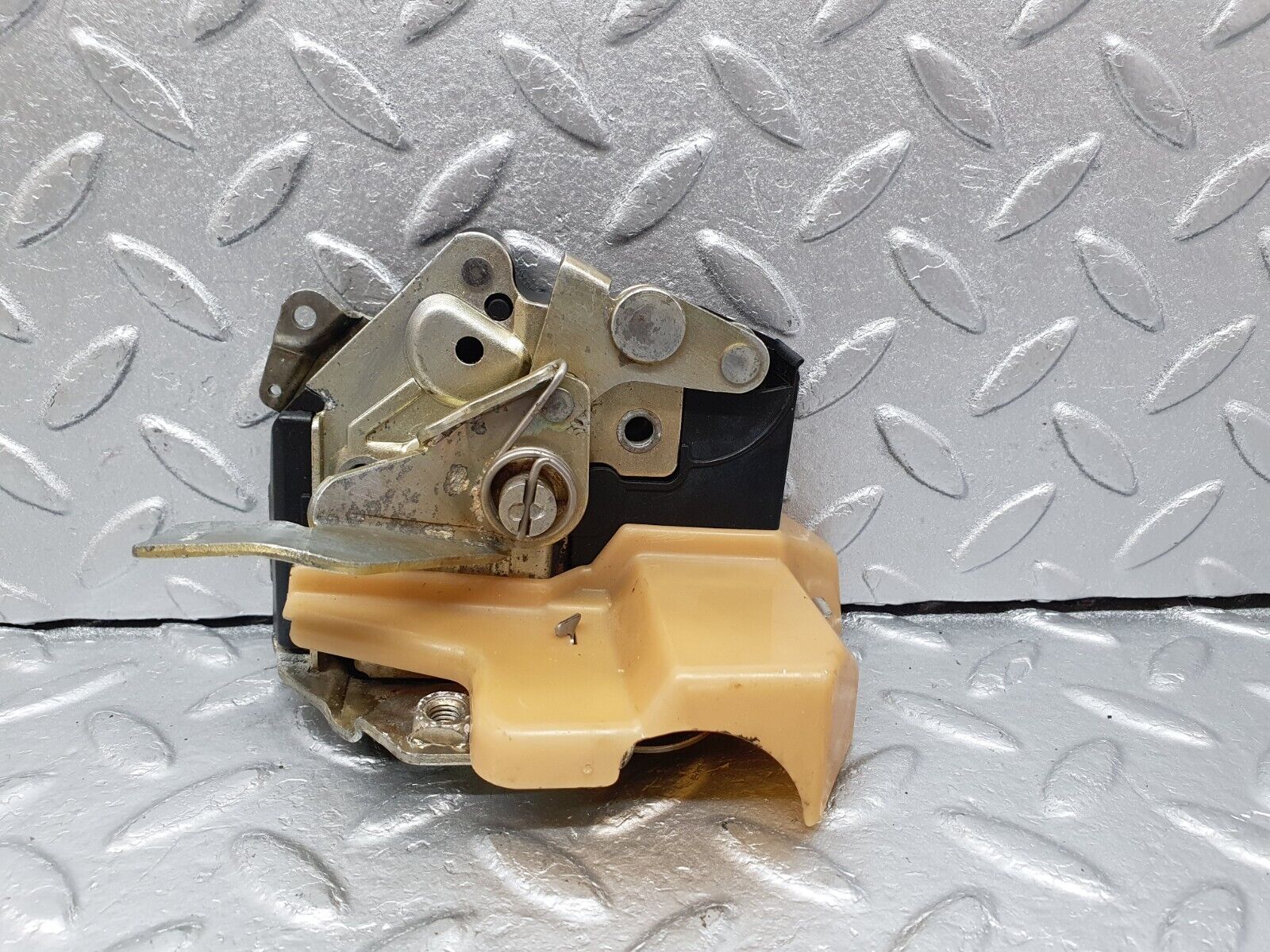41501 Mercedes-Benz W124 200E Rear Right Door Lock Mechanism