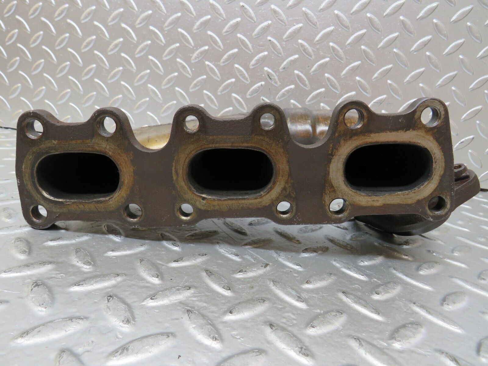 25988 Mercedes-Benz W124 280E Exhaust Manifold 4-6
