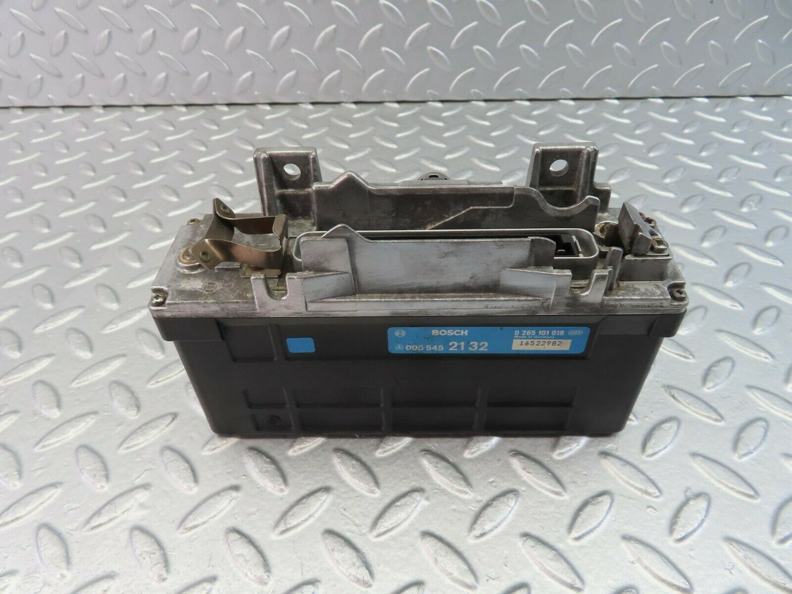 10463 Mercedes-Benz W201 190E ABS Control Unit Bosch 0055452132