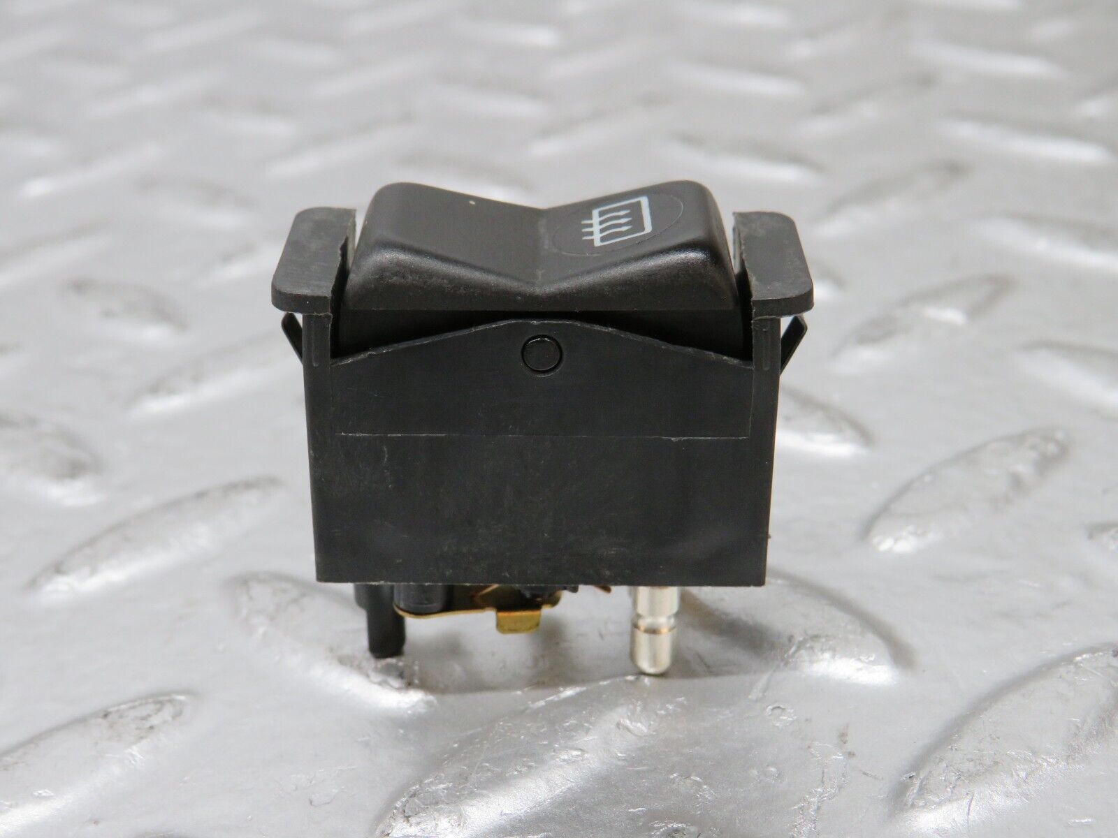 29717 Mercedes-Benz W123 230E Rear Windscreen Defroster Switch 0008206110