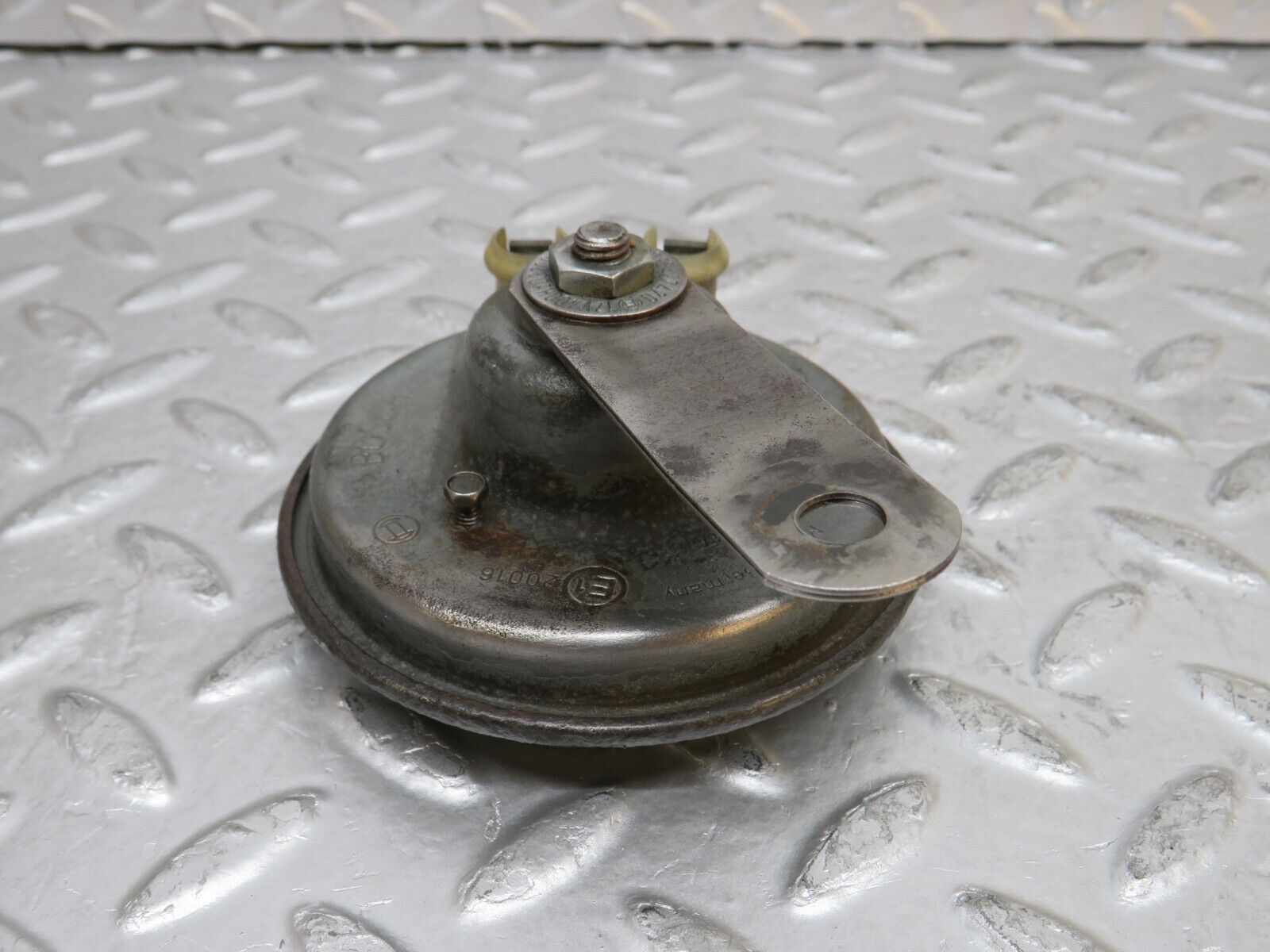 29424 Mercedes-Benz W124 230E Horn Bosch Pair 20016