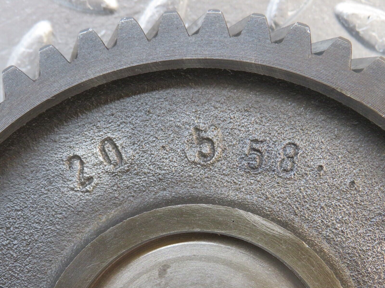 0328 Mercedes-Benz W120 180D Ponton Camshaft Sprocket 1360520201