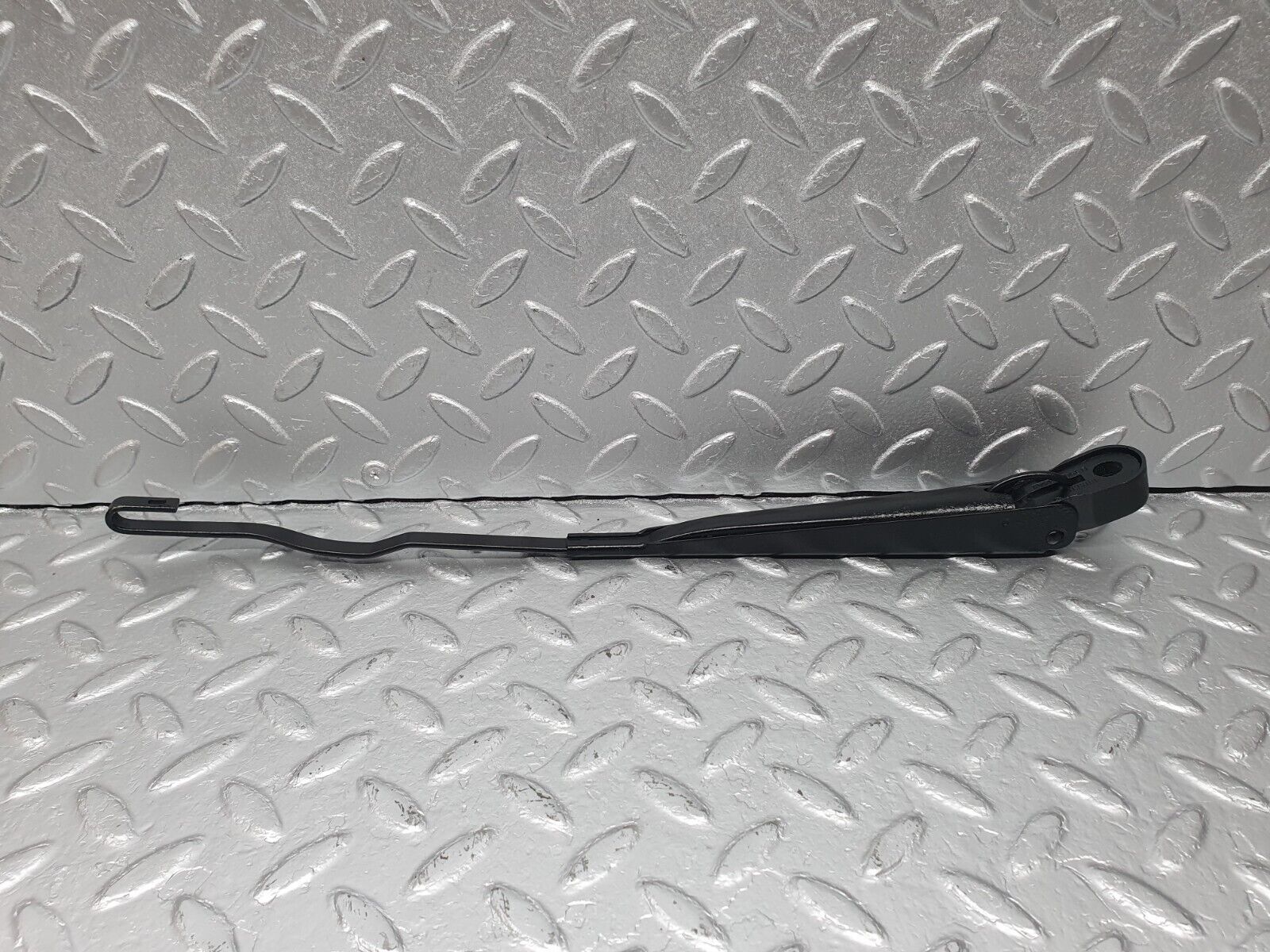 40730 Mercedes-Benz W123 300D Wiper Arm Bosch Right Side 3399990553