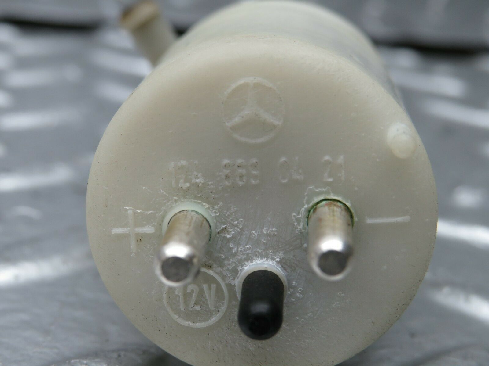 22487 Mercedes-Benz C124 E220 Coupe Windscreen Washer Pump 1248690421