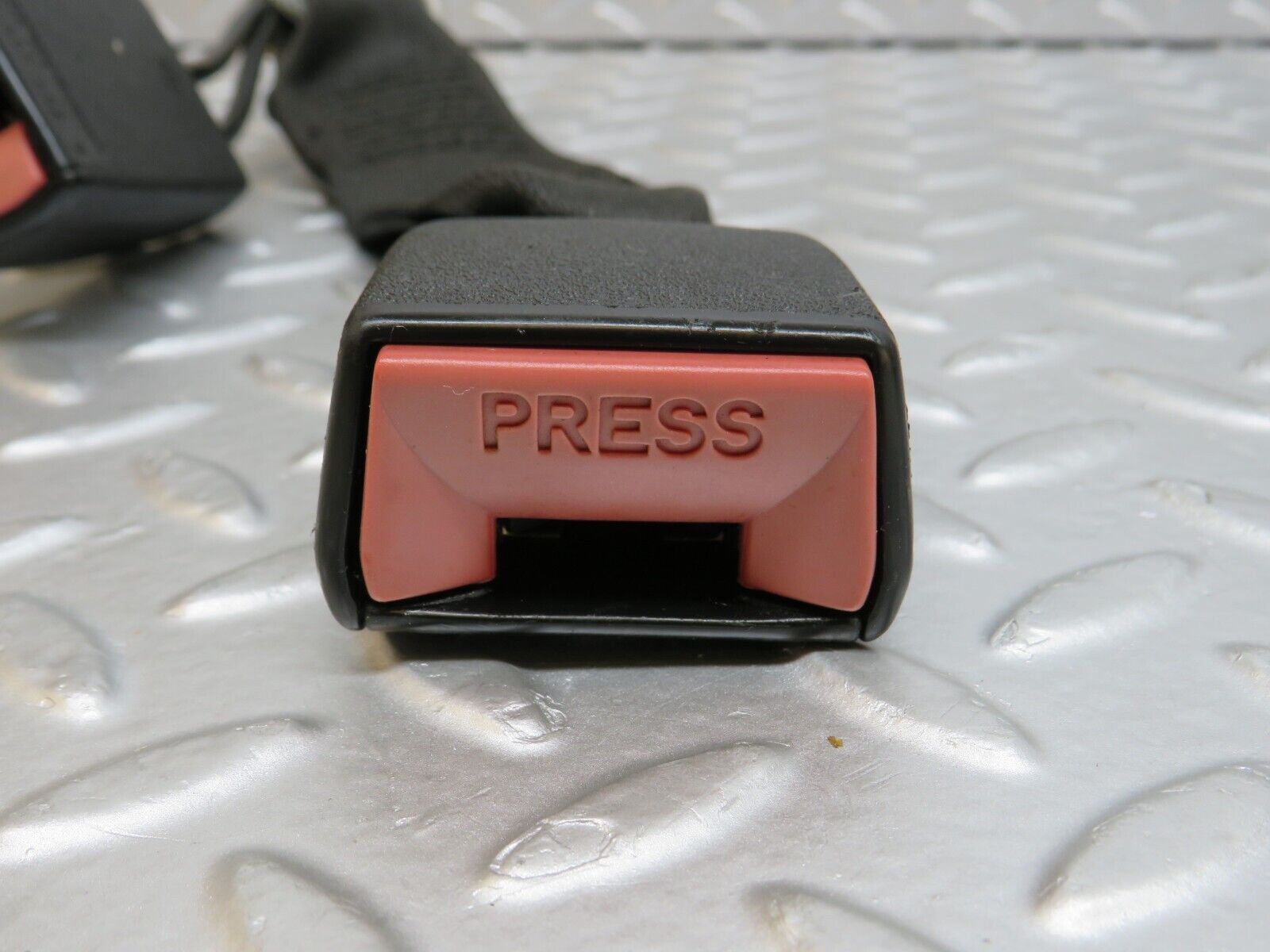 36758 Mercedes-Benz W201 190E 2.0L Rear Seat Belt & Buckle 1268601886 2018605685 2018606069