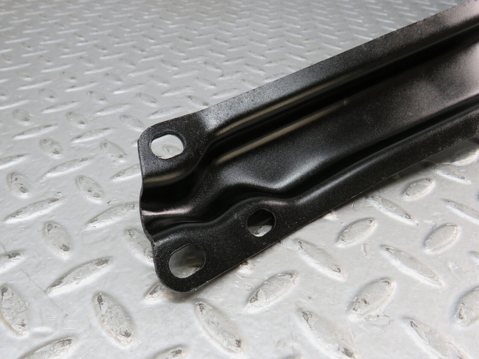 36370 Mercedes-Benz W126 420SE Engine Mount Bracket Support