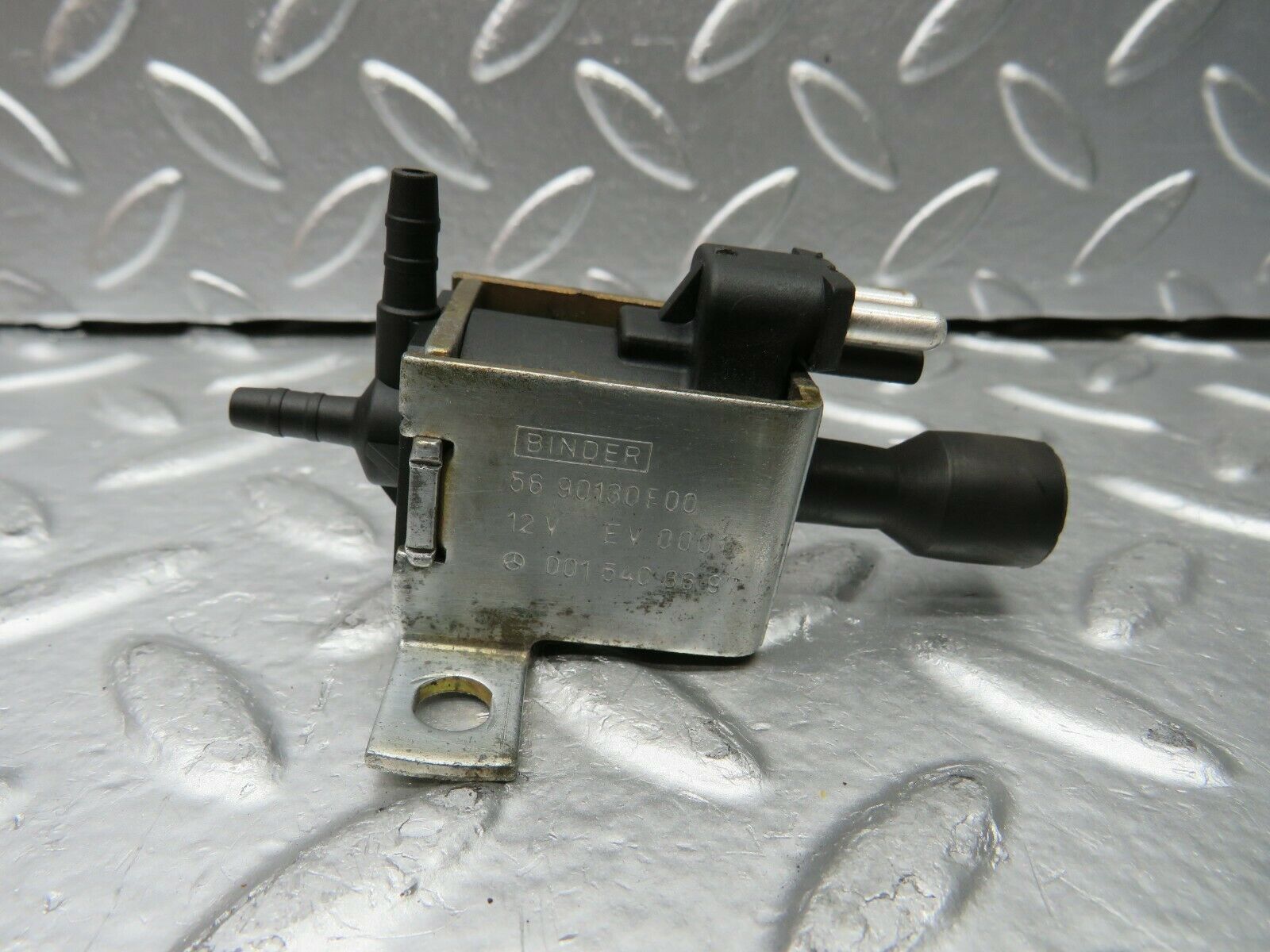 22579 Mercedes-Benz C124 E220 Coupe Vacuum Solenoid Binder 0015408697