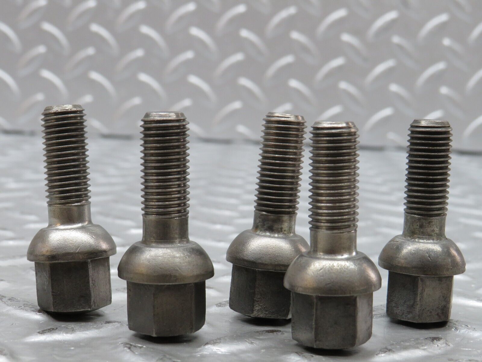 27933 Mercedes-Benz 5x Alloy Wheel Lug Bolt M12x1.5