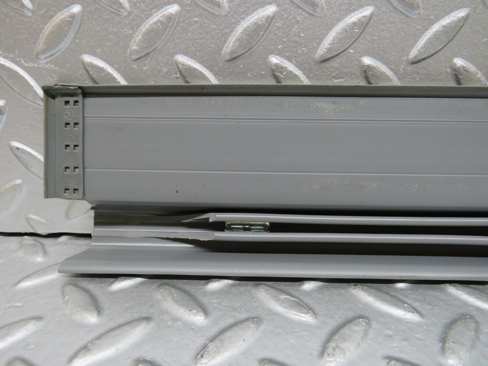 32318 Mercedes-Benz S124 300TE Wagon Rear Right Door Sill Trim