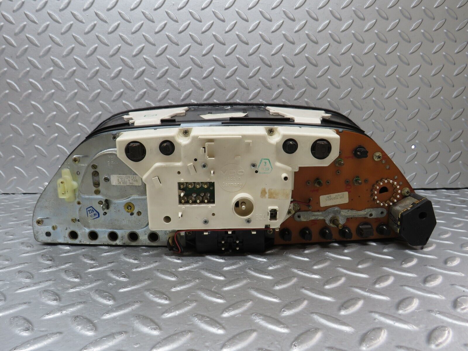 36303 Mercedes-Benz W126 420SE Instrument Cluster 1265424760 1265424760