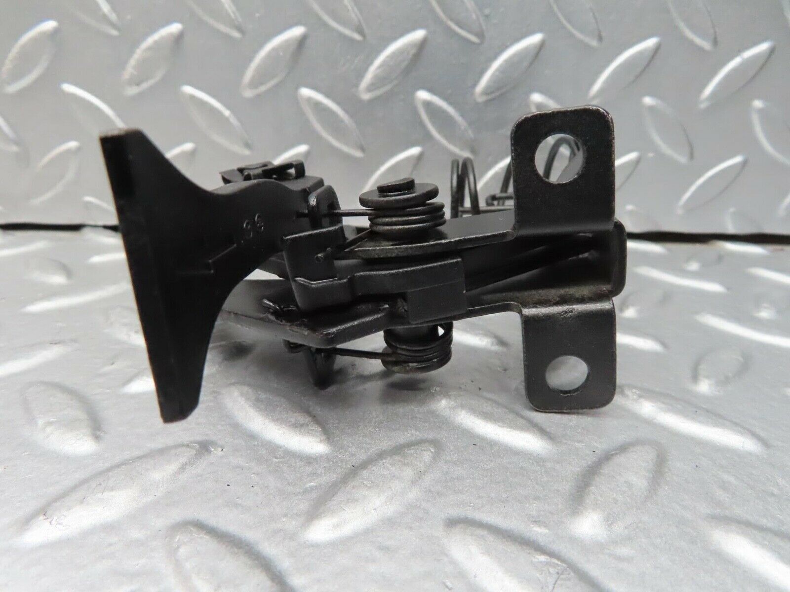 15099 Mercedes-Benz W140 S320 Bonnet Safety Latch