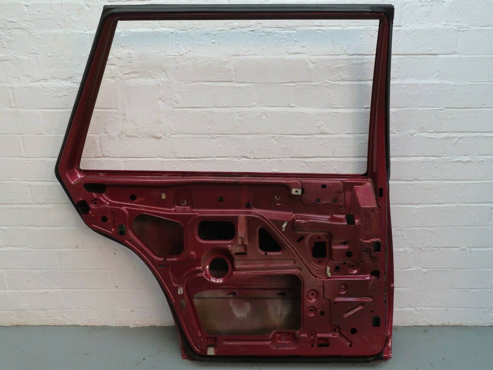 6694 Mercedes-Benz S124 E220 Wagon Rear Left Door