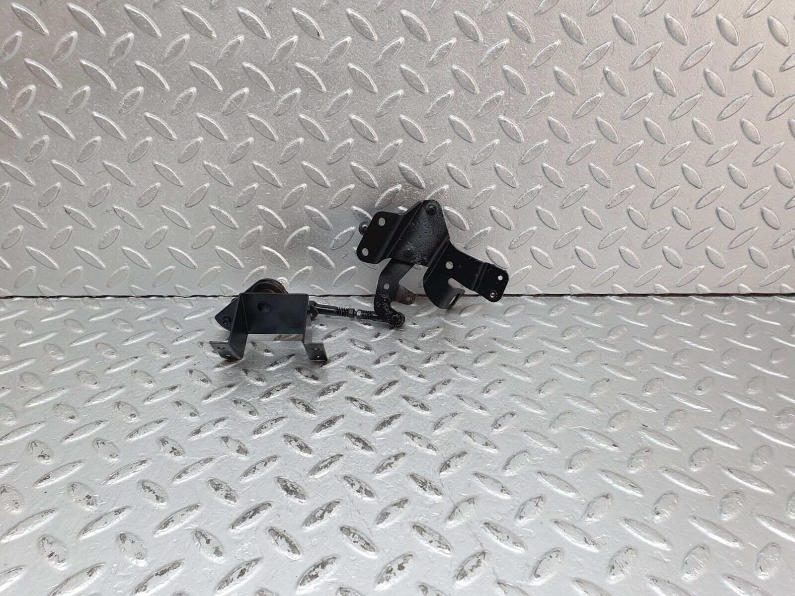 41240 Mercedes-Benz W126 300SE Throttle Linkage