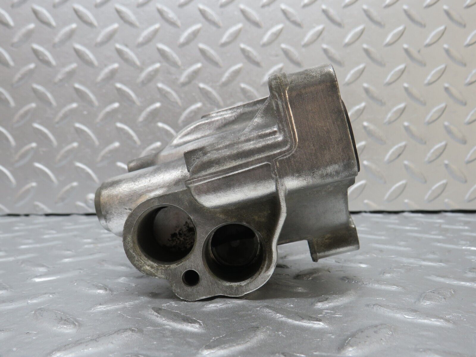 33151 Mercedes-Benz W169 180CDI Oil Filter Housing 6401800510