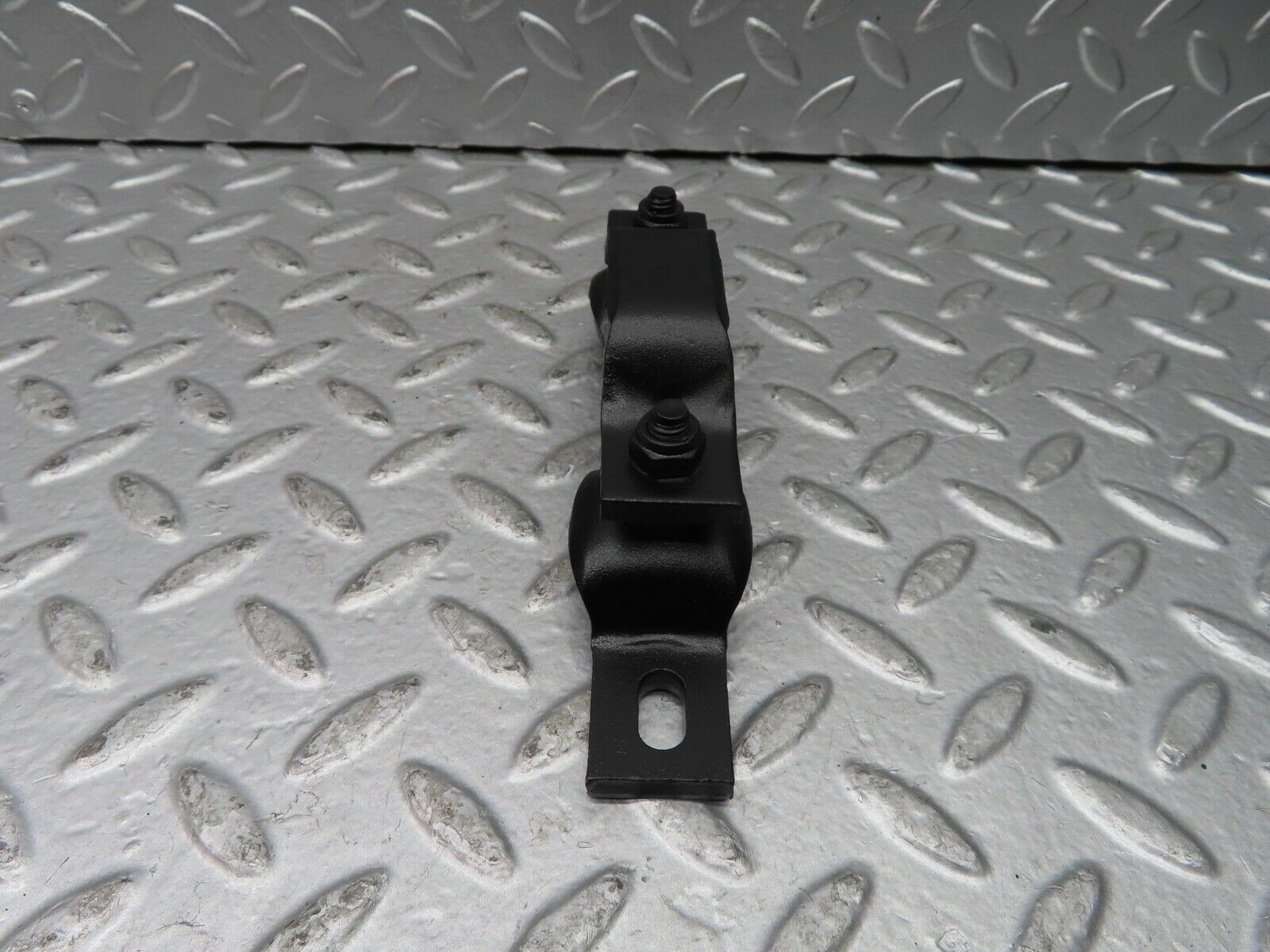 21346 Mercedes-Benz W123 230E Engine Mount Bracket Front