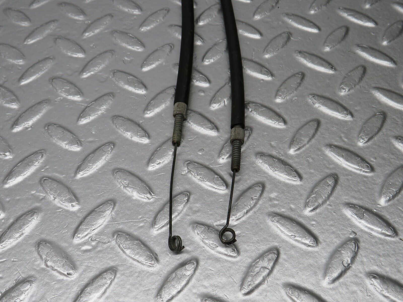 39076 Mercedes-Benz C114 250 Coupe Heater Control Cable 2x