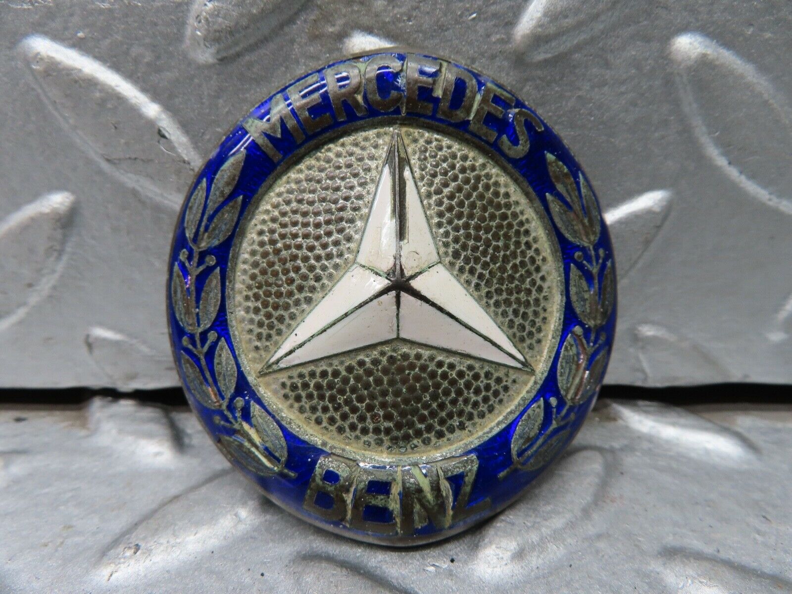 18682 Mercedes-Benz W120 W121 Ponton Bonnet Grill Badge Emblem