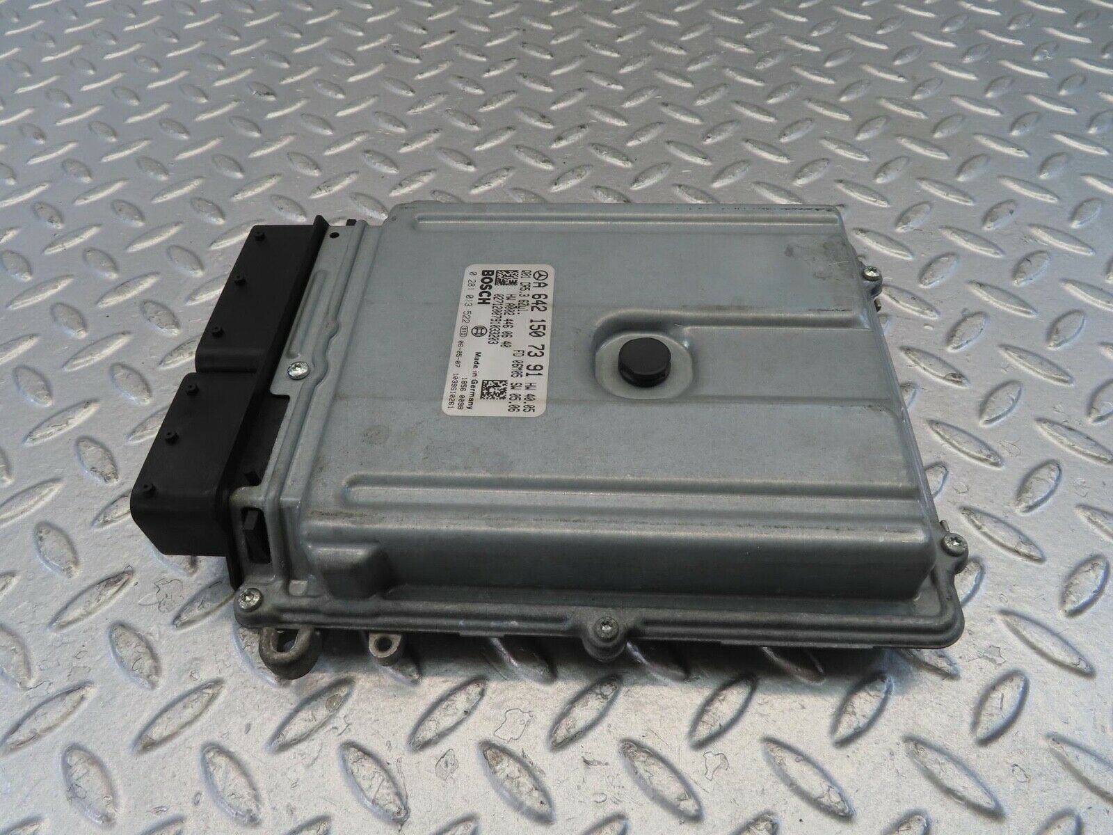 11113 Mercedes-Benz W221 S320 ECU Engine Control Unit 6421507391