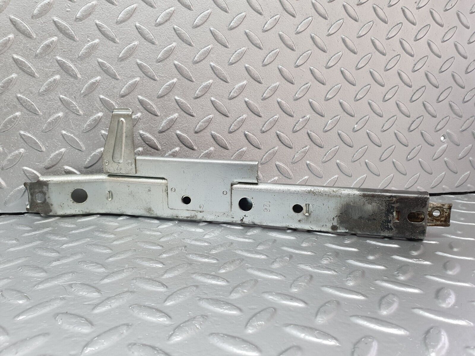 40804 Mercedes-Benz W123 300D Front Right Seat Rail Pair