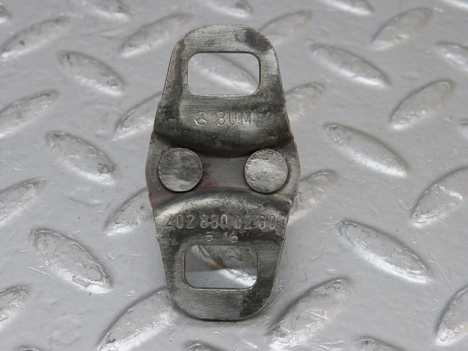 33324 Mercedes-Benz W202 C180 Bonnet Lock Latch 2028800260