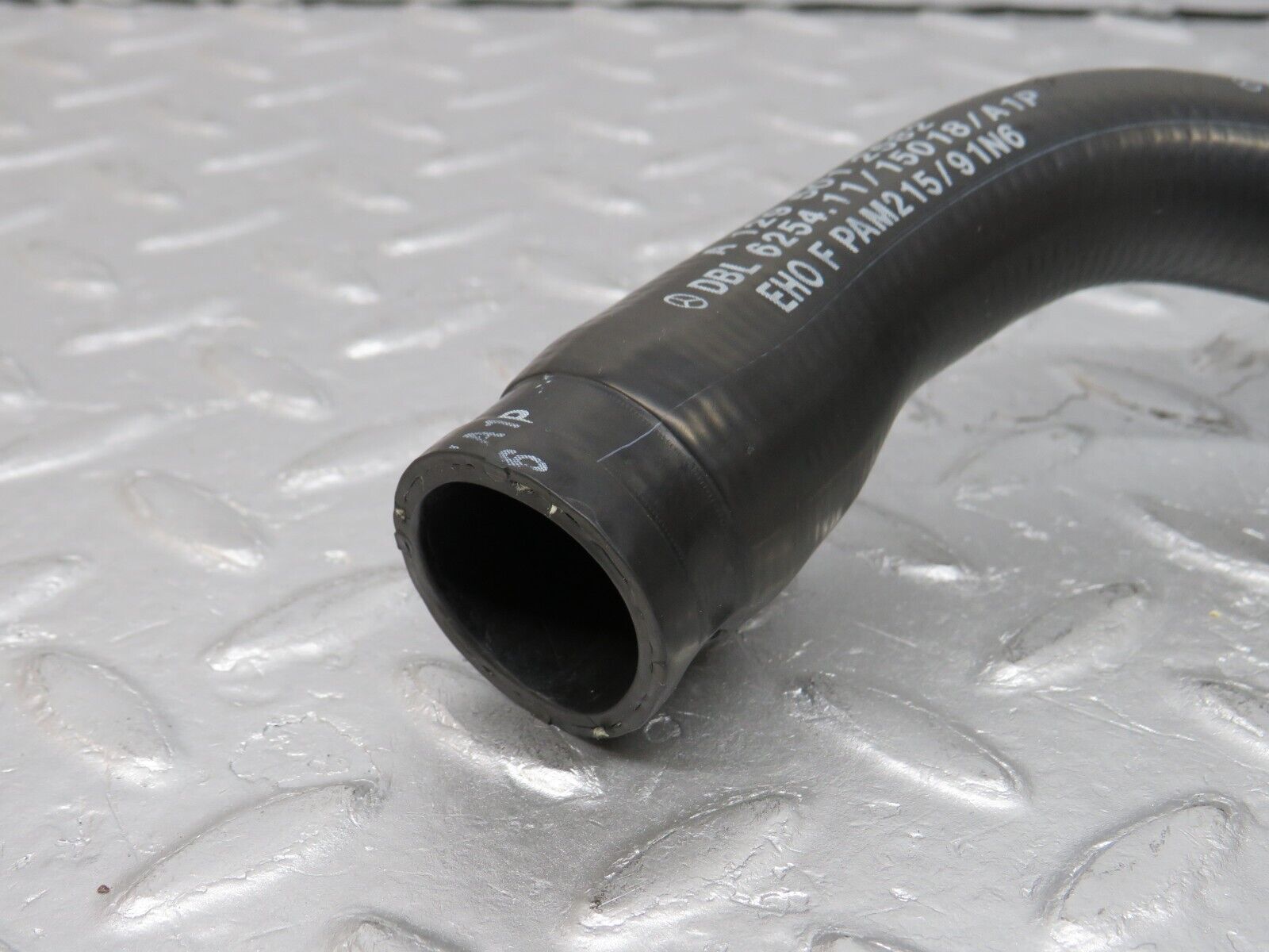 38277 Mercedes-Benz R129 280SL Coupe Radiator Lower Hose Pipe 1295012582