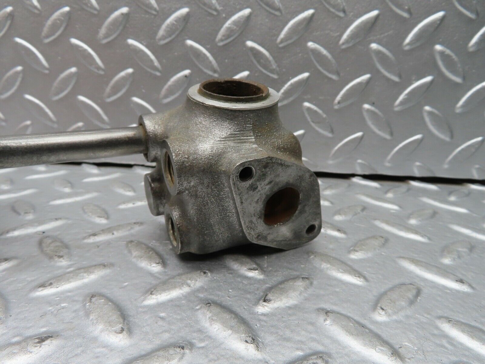 20944 Mercedes-Benz W114 250CE Coupe Air Slide Valve Housing 1142030036