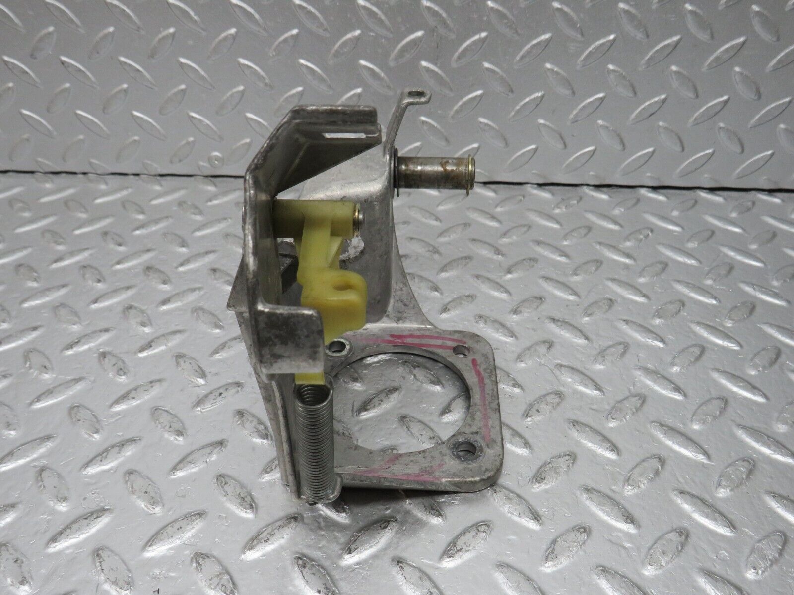 33415 Mercedes-Benz W202 C180 Brake Pedal Bracket 2022900319 2022920031