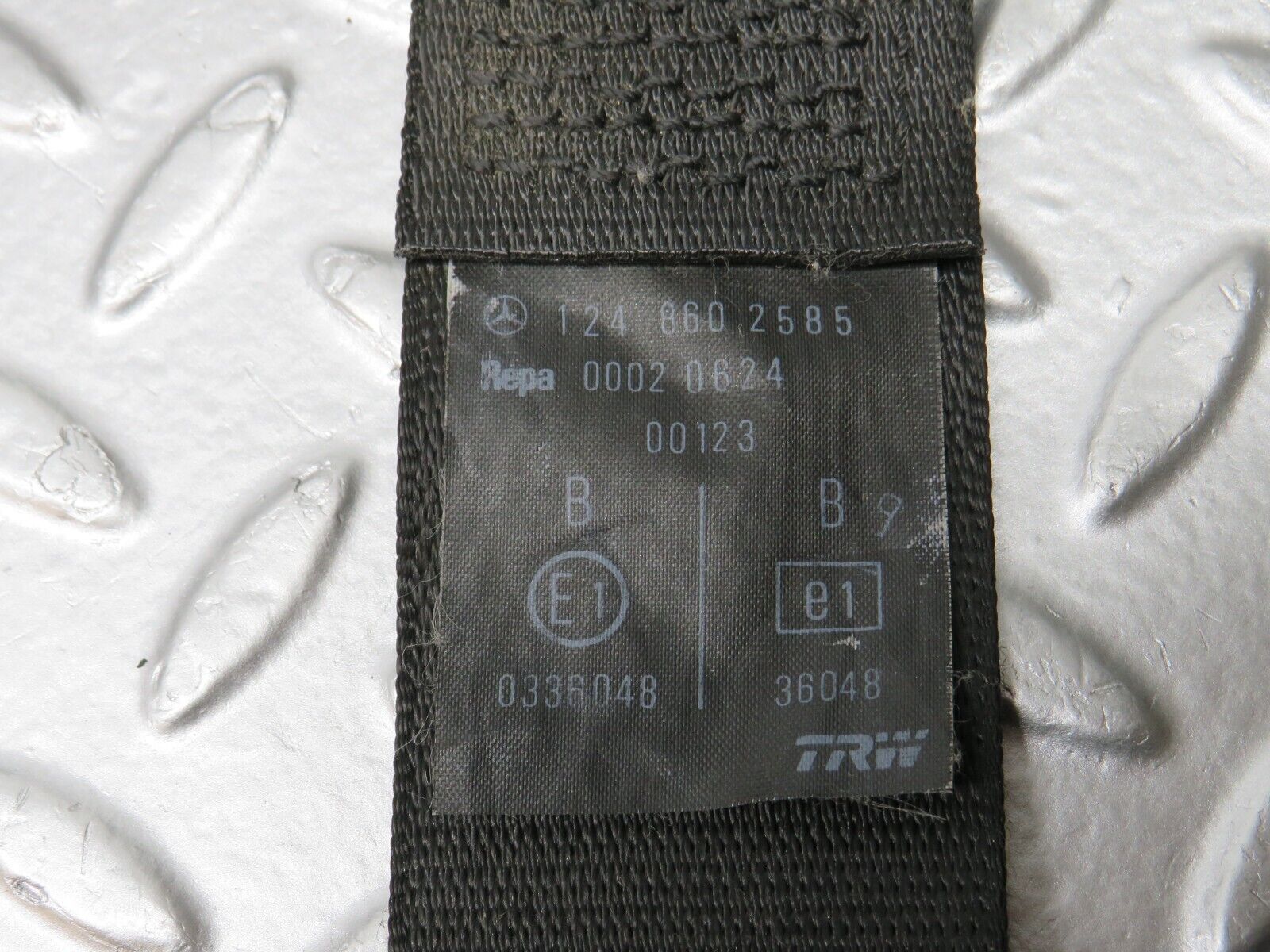 32637 Mercedes-Benz S124 300TE Rear Seat Belt With Buckles 1248607085