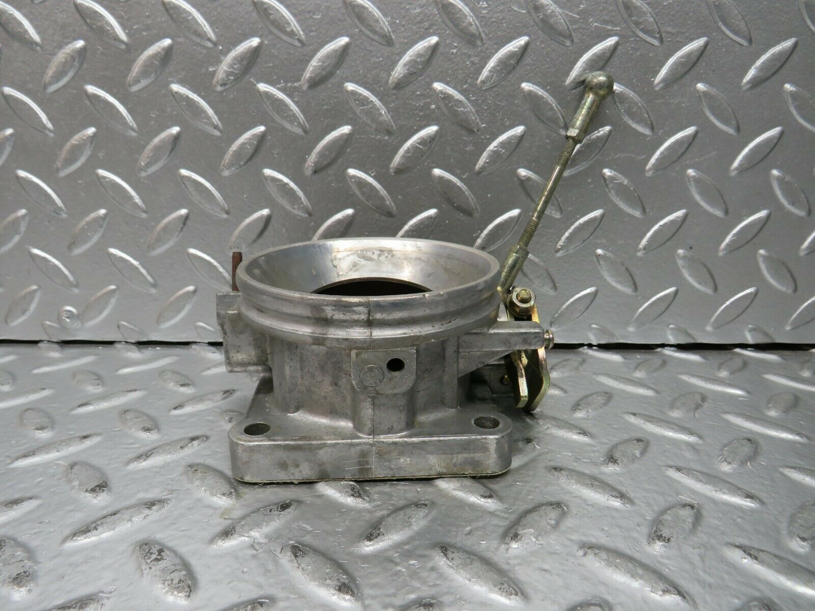 23279 Mercedes-Benz W116 350SE Throttle Body Valve