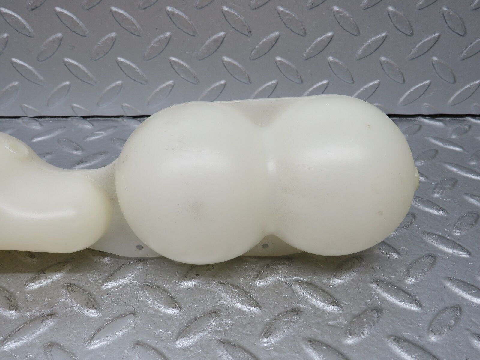 35998 Mercedes-Benz W126 420SE Vacuum Reservoir Tank