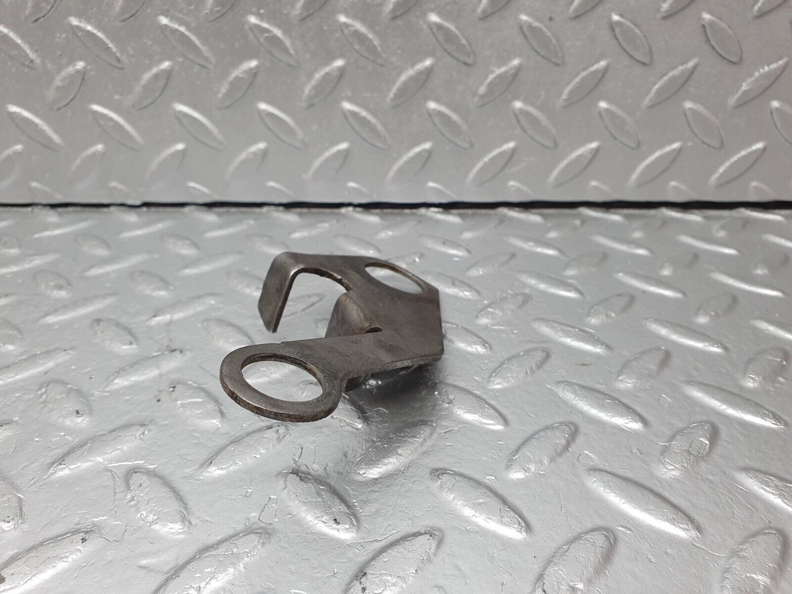 40877 Mercedes-Benz W123 240D Engine Lifting Eye Hook