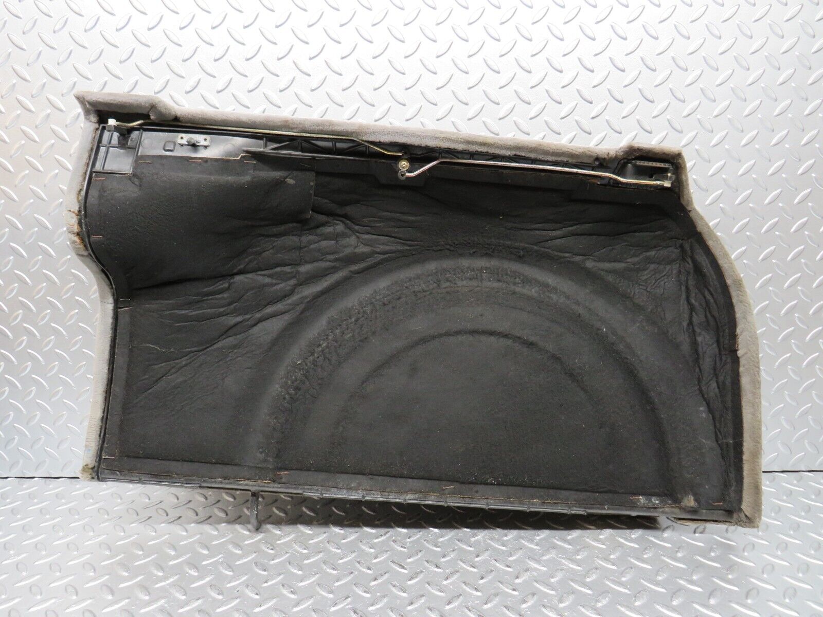 31189 Mercedes-Benz S124 220TE Wagon Trunk Side Panel Cover Left Grey