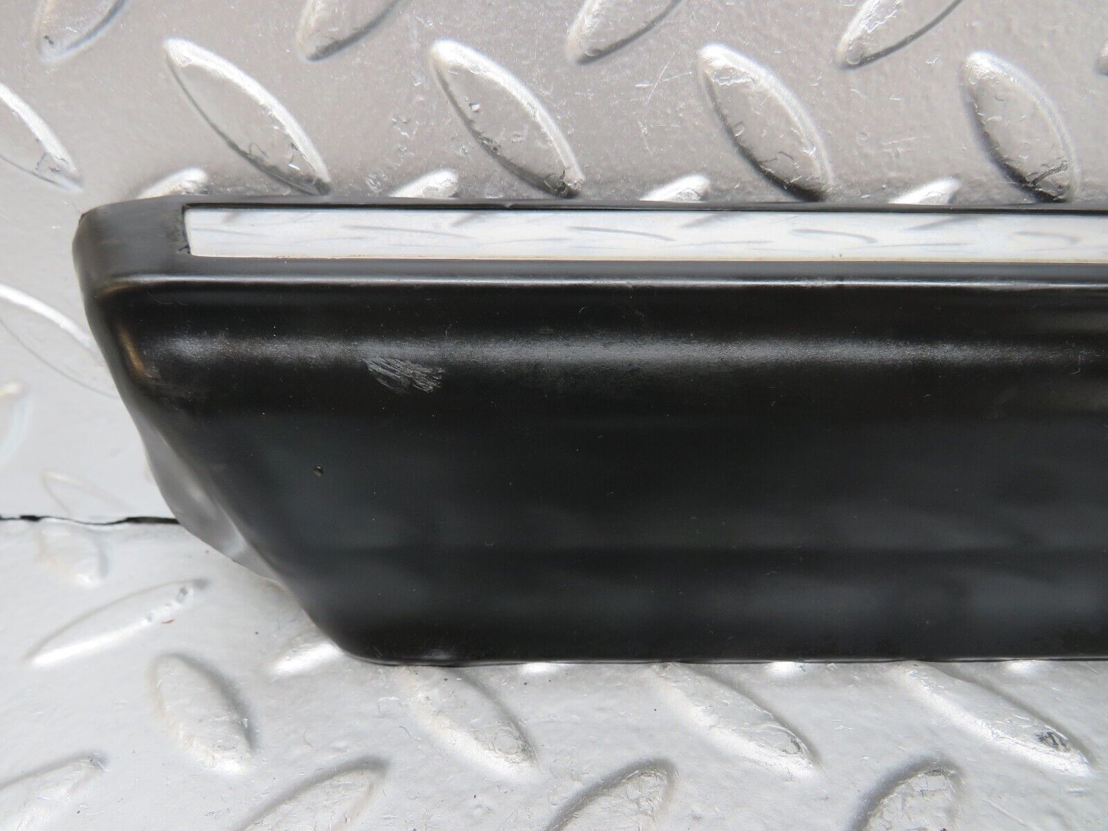 27049 Mercedes-Benz W123 280E Front Left Fender Wing Lower Moulding Trim