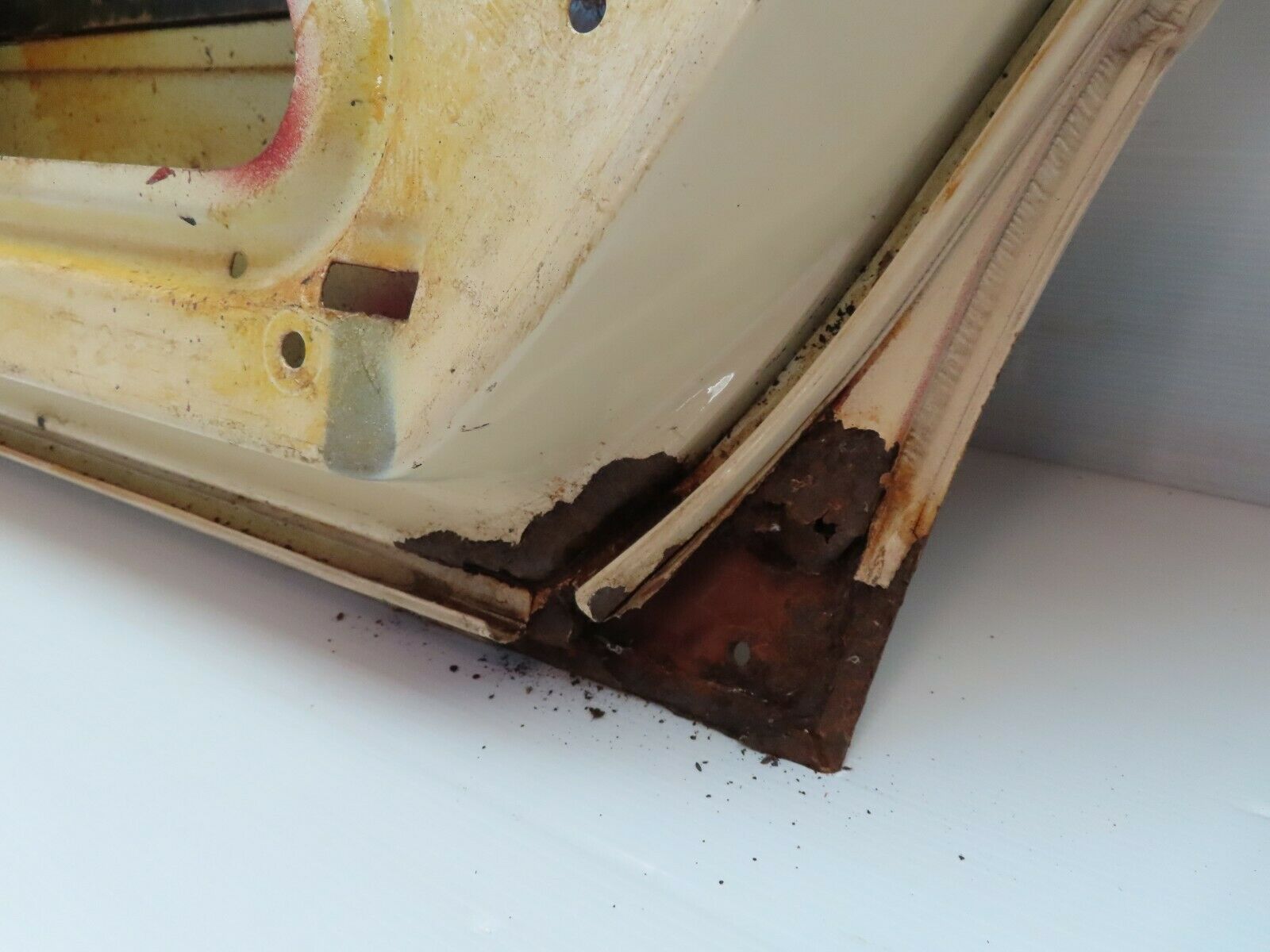 7805 Mercedes-Benz S123 230TE Wagon Rear Right Door