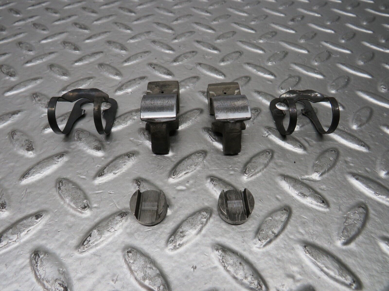 28186 Mercedes-Benz W123 280E Valve Rocker Arm With Tappet & Retaining Spring